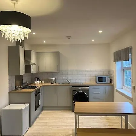 Luxury Countryside Stay - Waters Upton, Telford Exterior photo