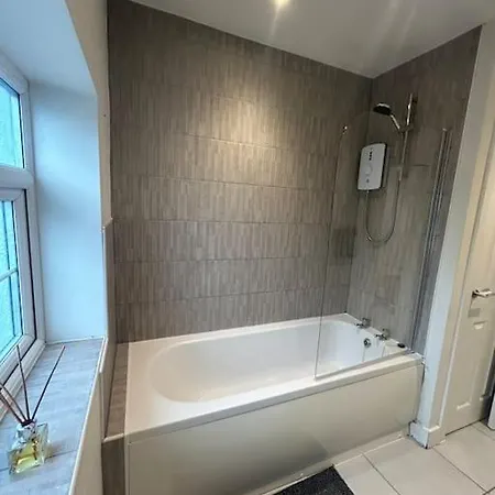 Luxury Countryside Stay - Waters Upton, Telford Exterior photo