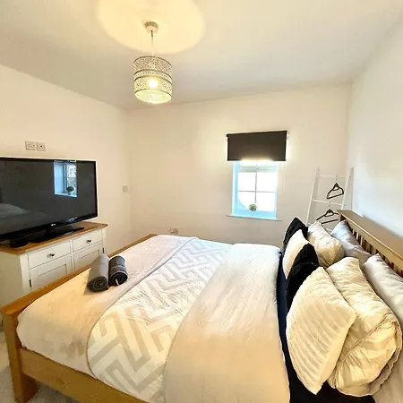 Luxury Countryside Stay - Waters Upton, Telford Exterior photo