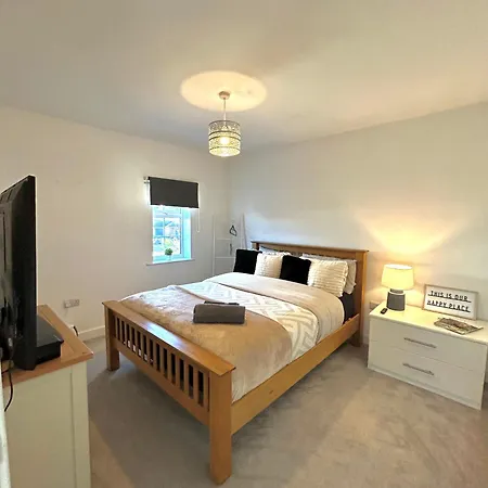 Luxury Countryside Stay - Waters Upton, Telford Exterior photo