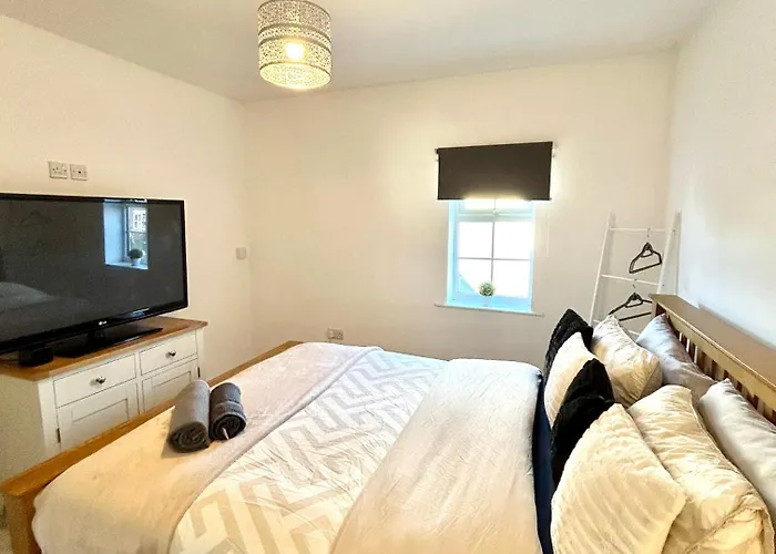 Luxury Countryside Stay - Waters Upton, Telford